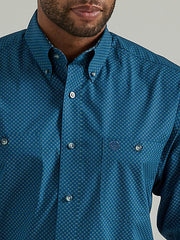Wrangler George Straight Long Sleeve Button Down Two Pocket Shirt in Midnight Squares